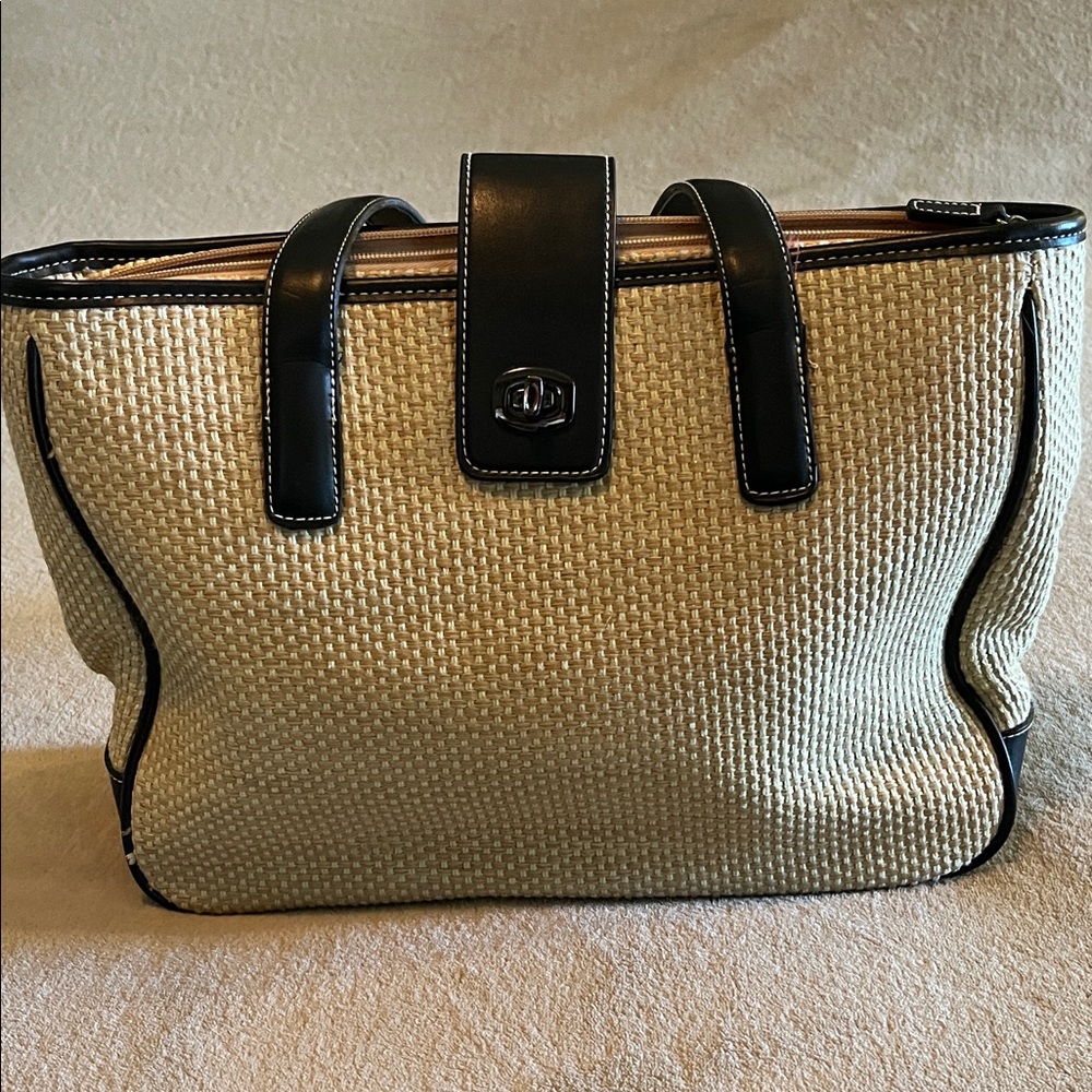 A Fun Shoulder bag for Resort Trips and for those Seasonal Summer Activities☀️🌴